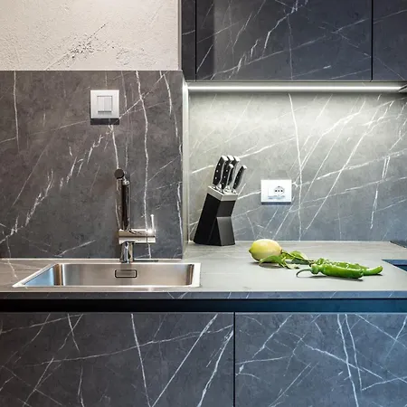 Schmitte Am Sonnenwirtsplatz: Eppan's Hiking And Cycling Haven Apartment Appiano Sulla Strada Del Vino