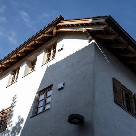 Apartment Schmitte Am Sonnenwirtsplatz: Eppan's Hiking And Cycling Haven