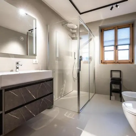 Schmitte Am Sonnenwirtsplatz: Eppan's Hiking And Cycling Haven Apartment Appiano Sulla Strada Del Vino